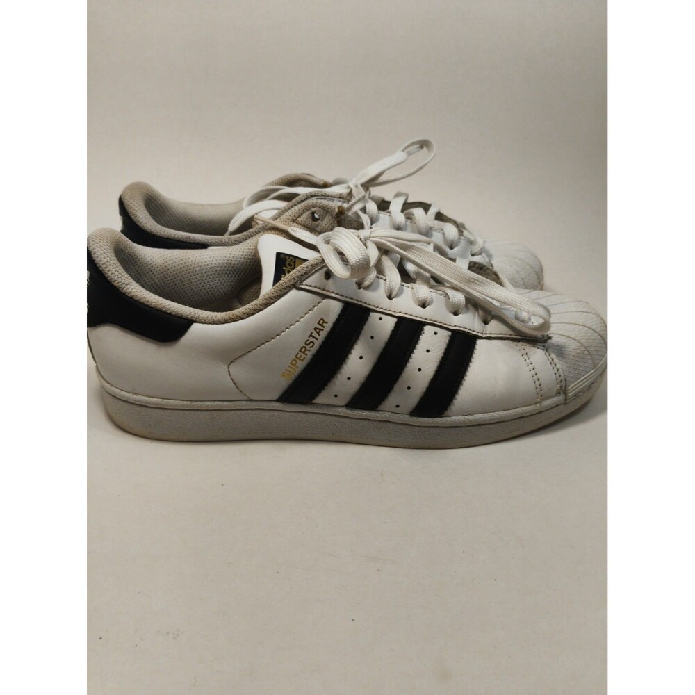 adidas Superstar Men's White/Black Low Top Lace-Up Athletic Sneakers